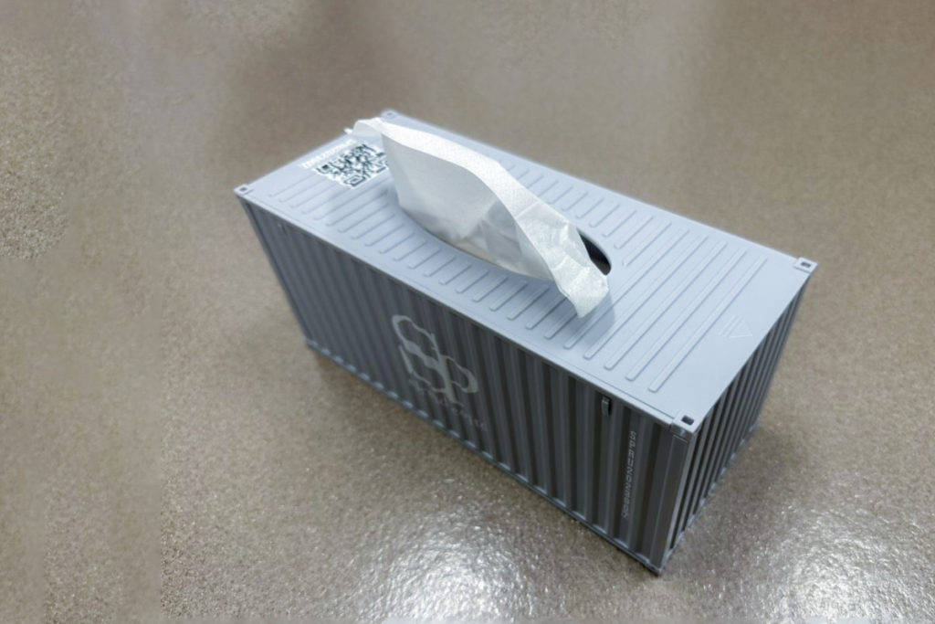 コンテナをご購入いただいた方にオリジナルティッシュケースをプレゼントしています。