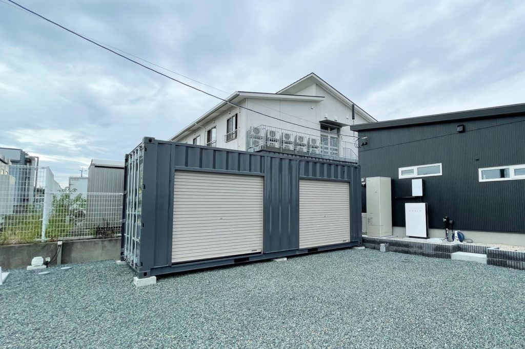 20フィートコンテナフルシャッター加工 福岡　コンテナ販売