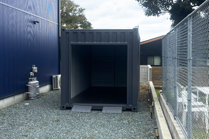 福岡　コンテナ販売 改造 シャッター取り付け　車庫　ガレージ　