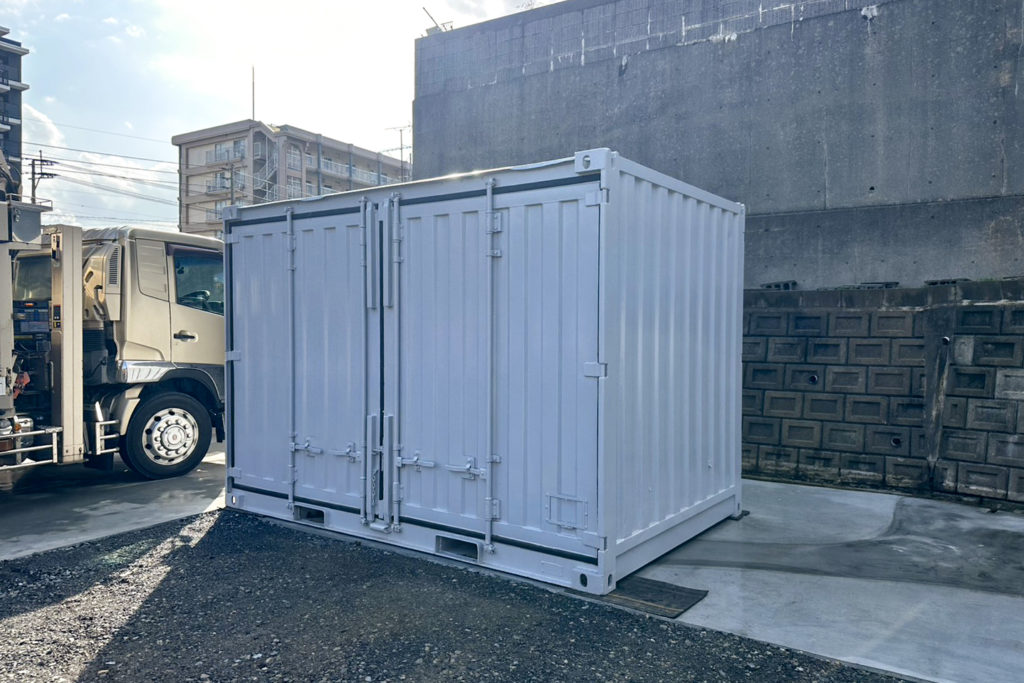 12フィート中古コンテナ 福岡　倉庫　ガレージ　塗装加工　