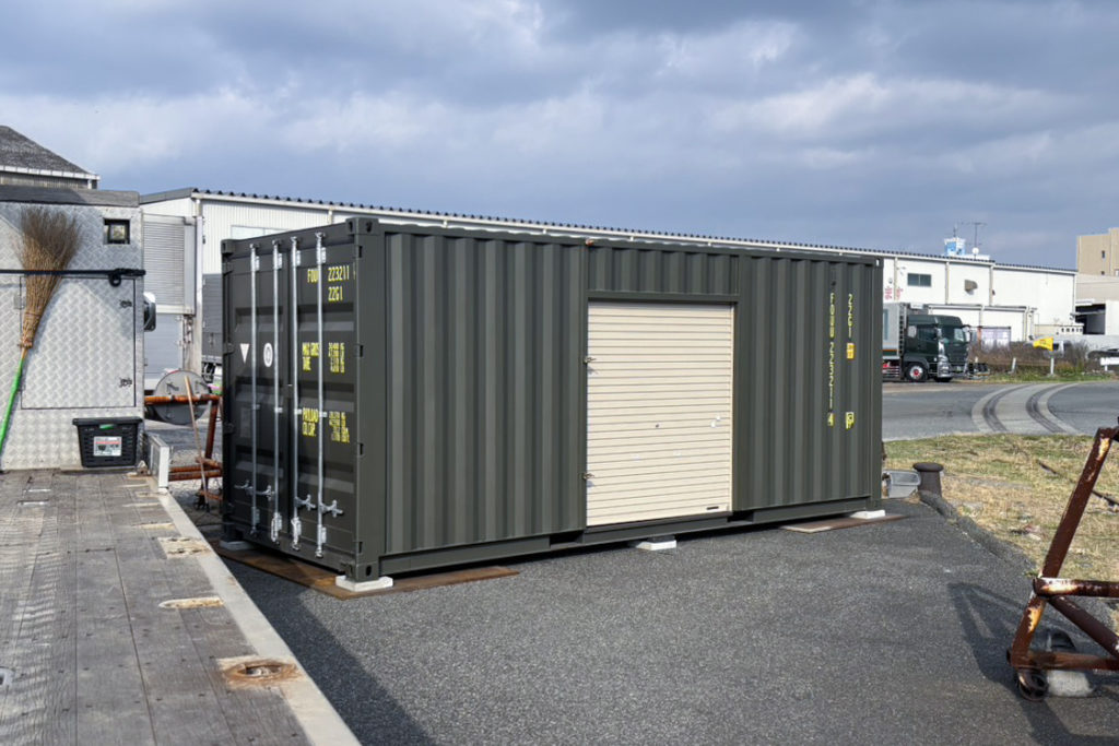 20フィート　新品　ワンウェイ　コンテナ　福岡　改造　シャッター取り付け　ガレージ